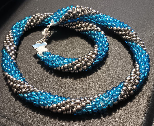 Bead rope necklace